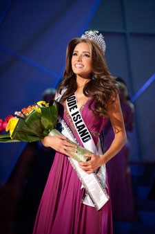 Miss Rhode Island USA 2012, Olivia Culpo, is crowned the winner of the 2012 MISS USA