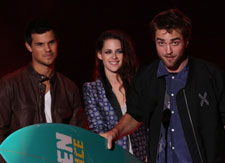 Breaking Dawn Stars at Teen Choice Awards 2012