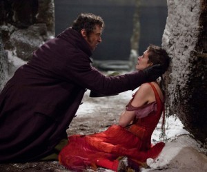 Hugh Jackman and Anne Hathaway in Les Miserables