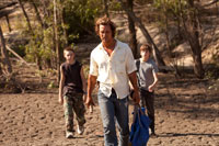 Jacob Lofland, Matthew McConaughey and Tye Sheridan in Mud