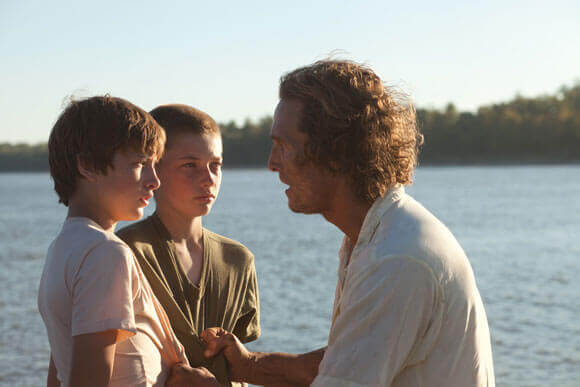 Tye Sheridan, Jacob Lofland and Matthew McConaughey in Mud