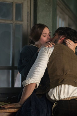 Elizabeth Olsen and Oscar Isaac in Therese