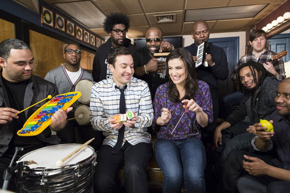 Idina Menzel, Jimmy Fallon and The Roots Perform Let It Go