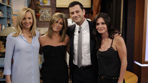 Jimmy Kimmel, Courteney Cox, Jennifer Aniston, and Lisa Kudrow do Friends Scene