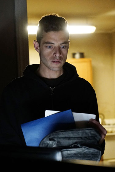 Mr Robot Premieres Online Before Its Debut