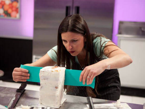Bakers Battle in Food Network's Cake Wars