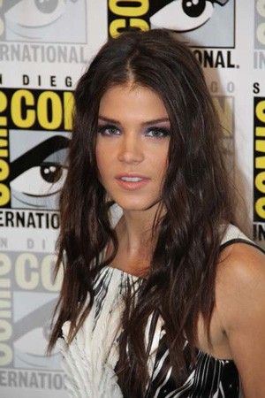 Marie Avgeropoulos Interview on The 100 Season 3