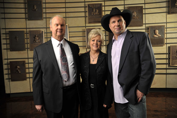 Hargus "Pig" Robbins, Connie Smith, and Garth Brooks