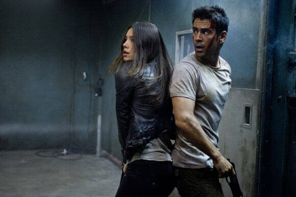 jessica Biel and Colin Farrell in a scene from Total Recall.