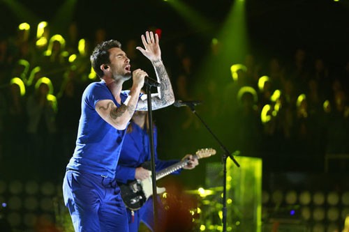 Maroon 5 performs on 'The Voice'