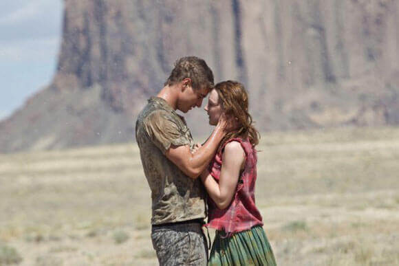 Max Irons and Saoirse Ronan star in 'The Host' 