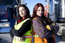Maya Sieber and Lisa Kelly on 'Ice Road Truckers' 