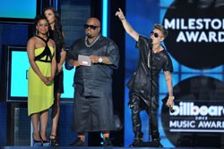 CeeLo Green and Justin Bieber at the 2013 Billboard Music Awards 