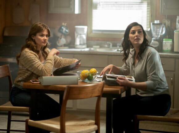 Kerri Medders and Jessica Pare in Episode 7